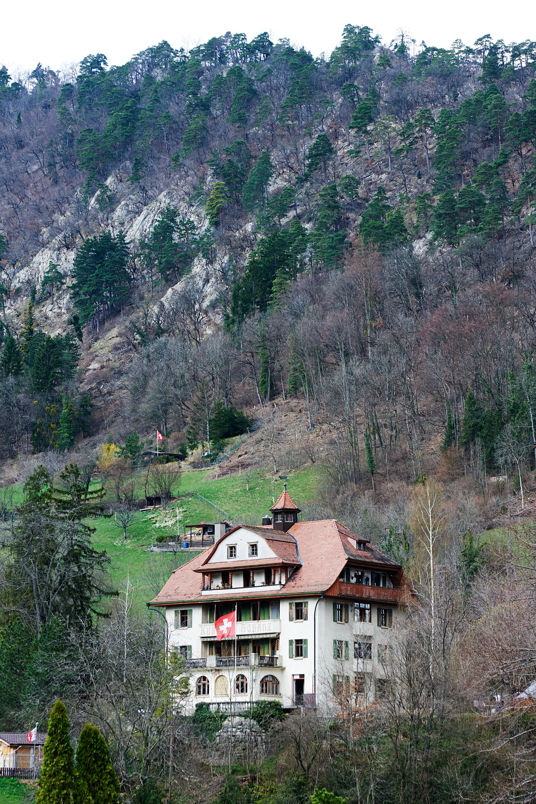 E11343 D700 6073 FINAL